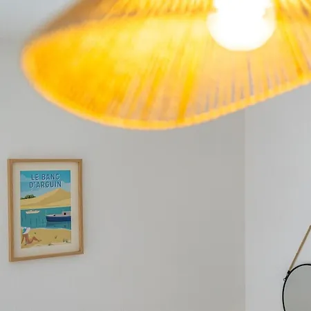Bright With Terrace And Parking Apartment *