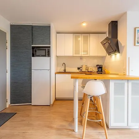 Apartment Bright With Terrace And Parking *