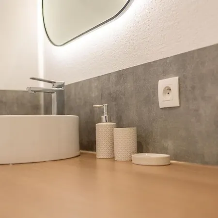 Bright With Terrace And Parking Apartment Merignac (Gironde)