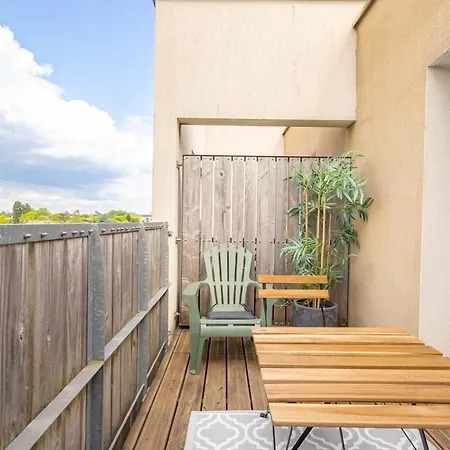 Bright With Terrace And Parking Apartment