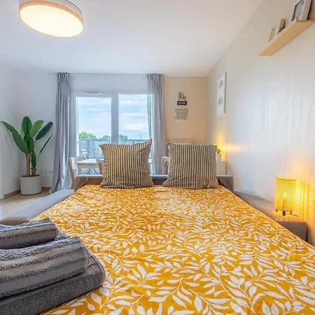 Bright With Terrace And Parking