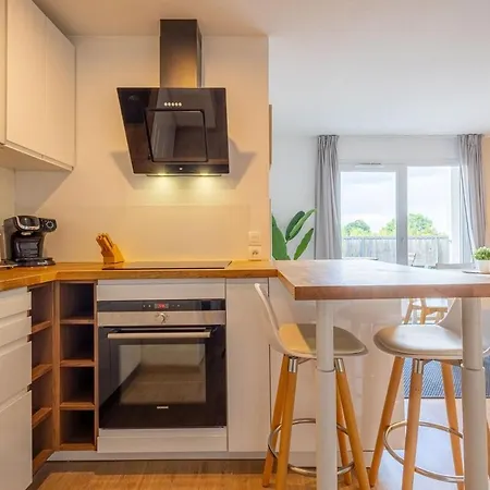 Apartment Bright With Terrace And Parking