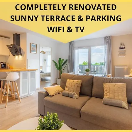 Bright With Terrace And Parking Apartment